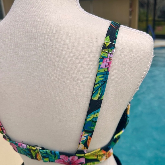 Aqua Eve, Underwire Push Up Bikini Top W/ Butterfly Swim Skorts, Size L - Picture 6 of 13